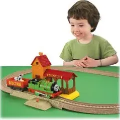 Thomas & Friends Deluxe Σιδηρόδρομοι με Σταθμό  R9489